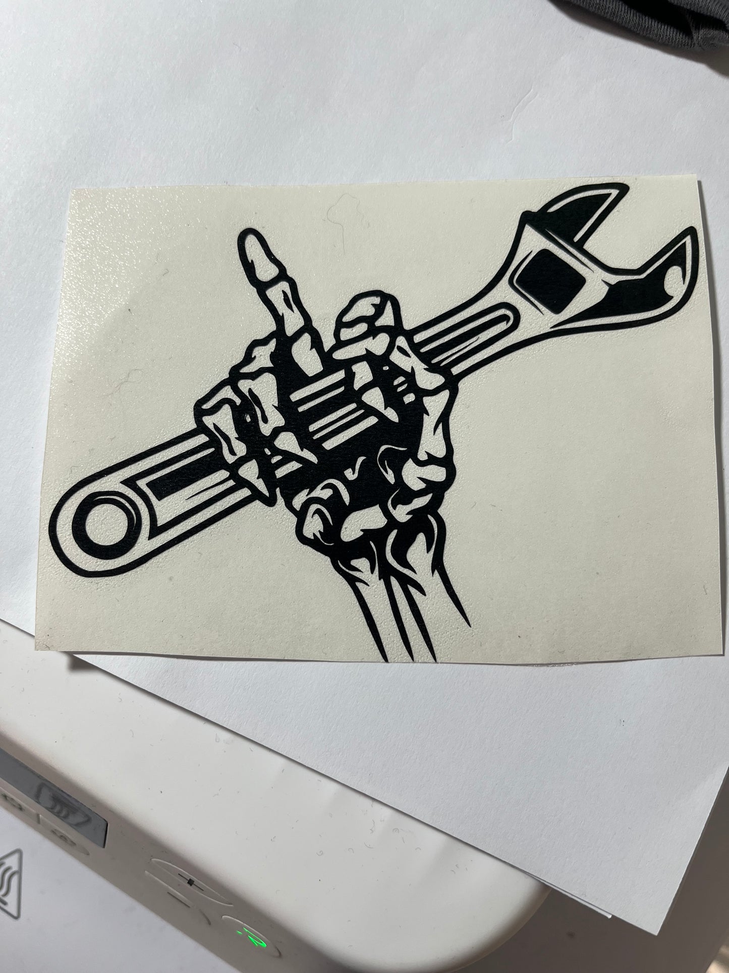 MIDDLE FINGER WRENCH
