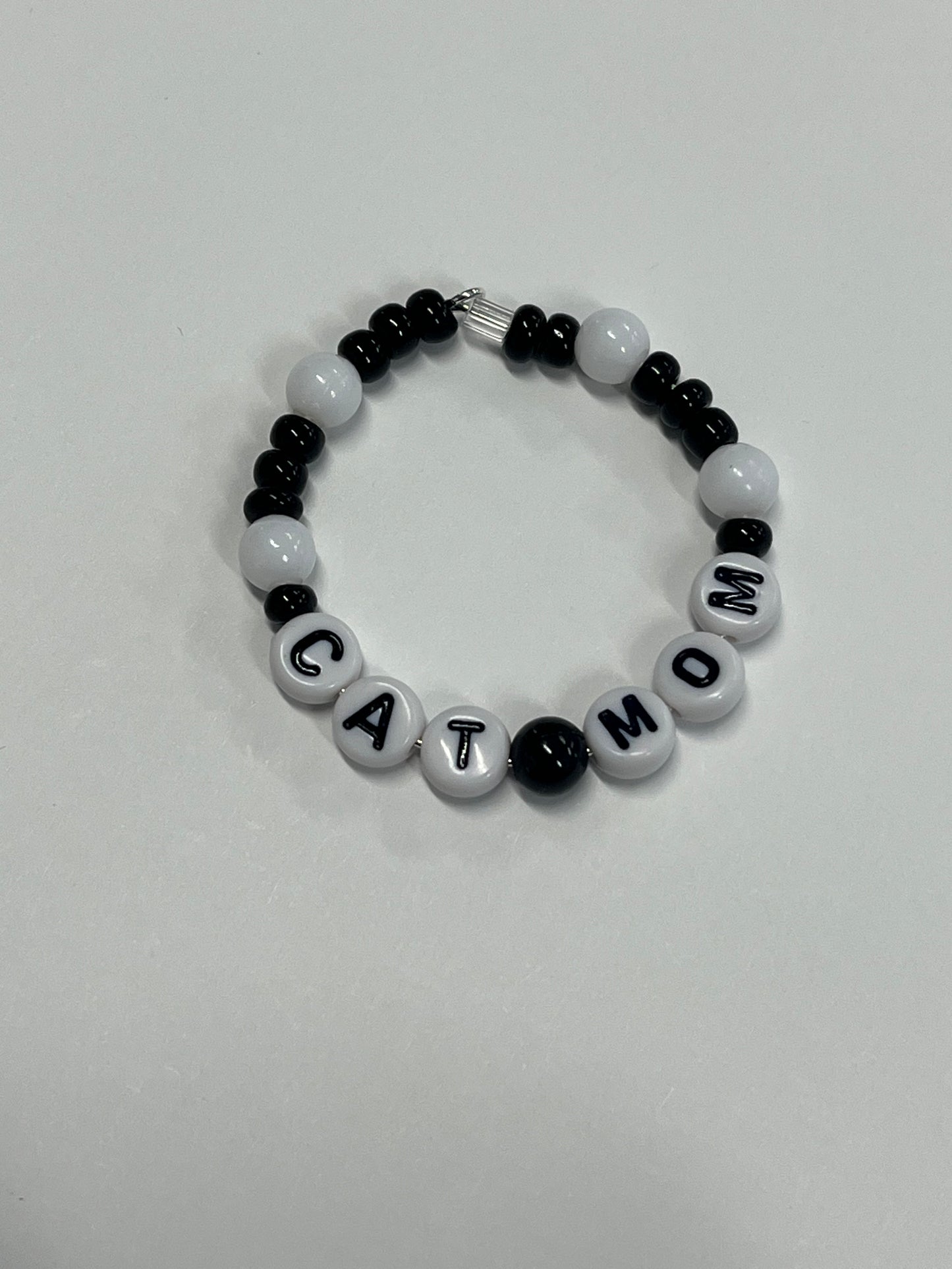 BLACK & WHITE WINE CHARM