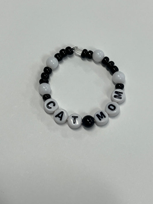 BLACK & WHITE WINE CHARM