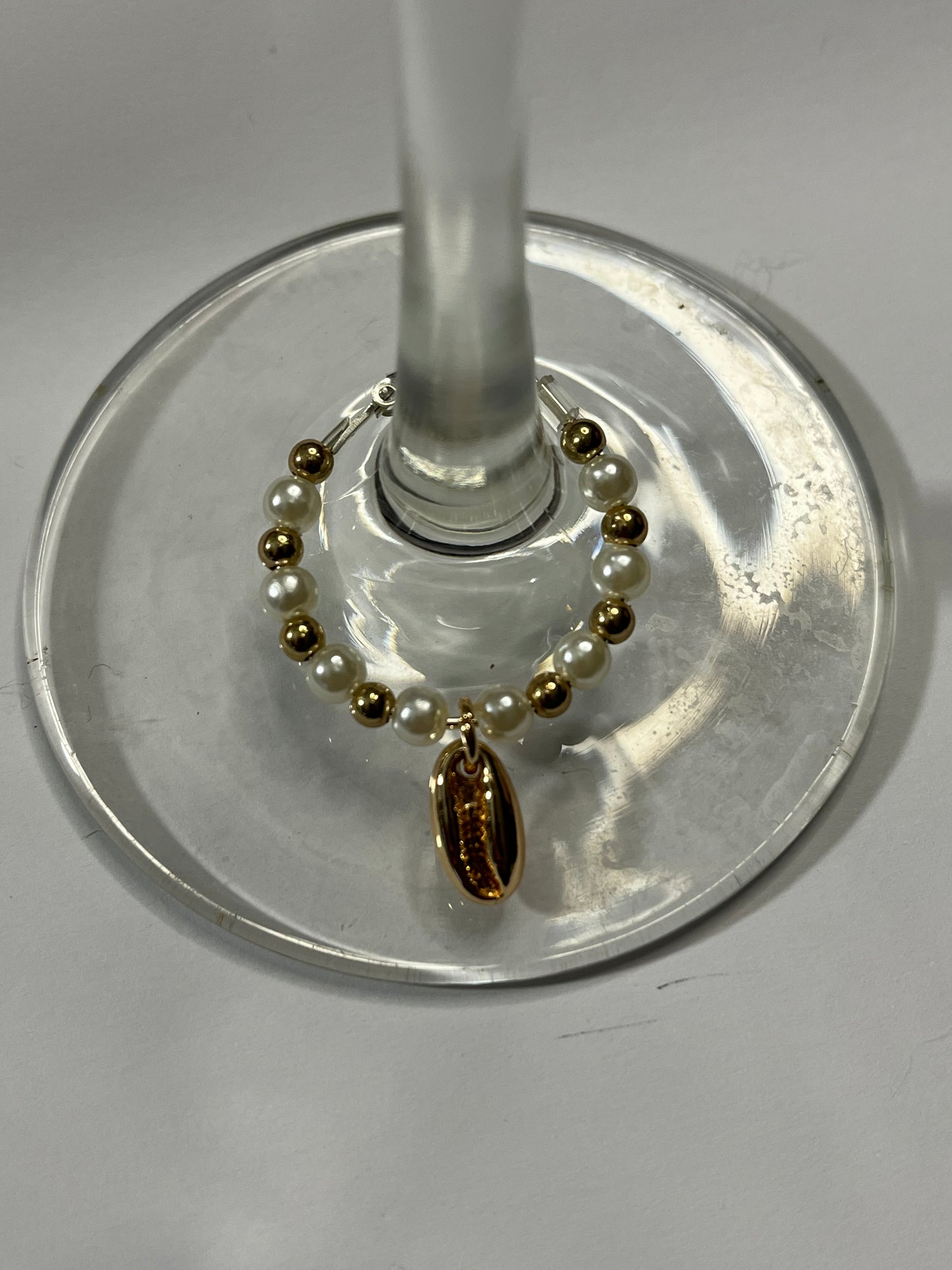 PEARL SHELL WINE CHARM